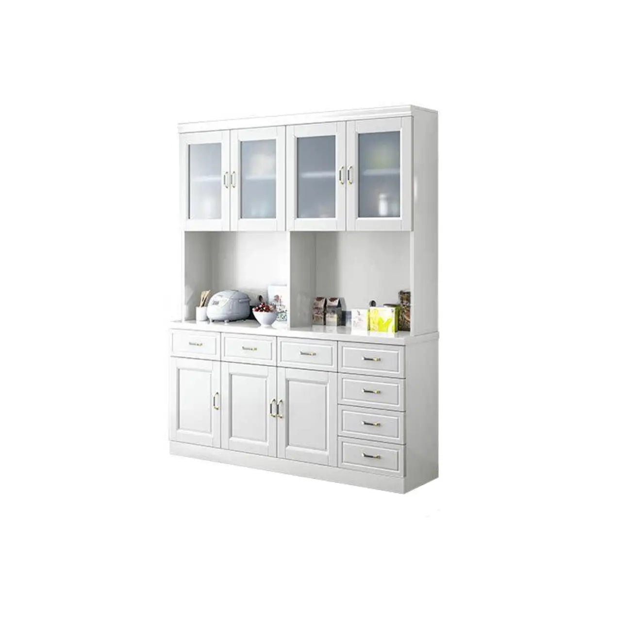 Cucina in legno, credenza bianca, portabottiglie integrato