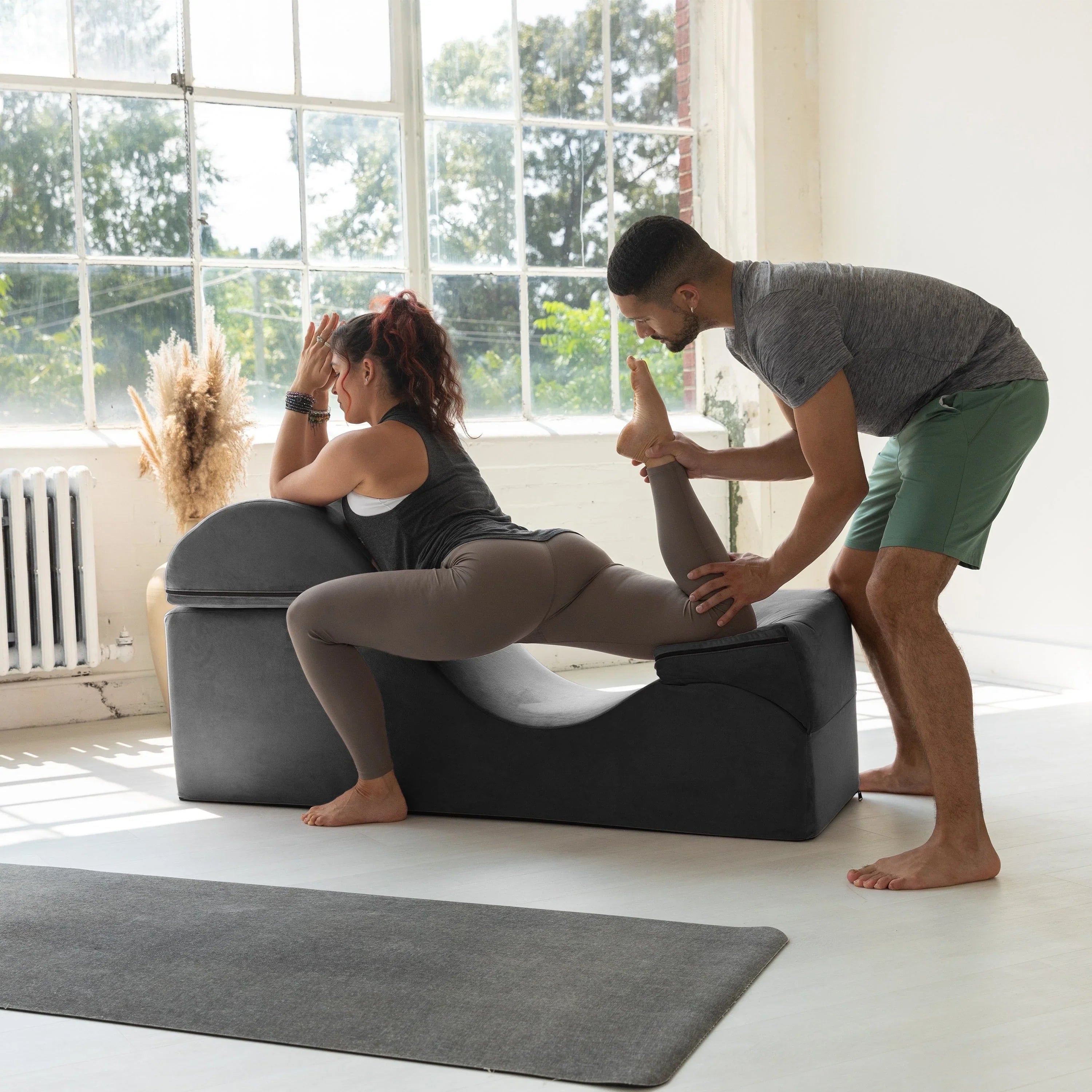 Avana Kami Chaise convertibile / Yoga e Massaggio - Pouf 2 in 1 con sedia a sdraio yoga pieghevole a scomparsa, Microvelvet - N/D