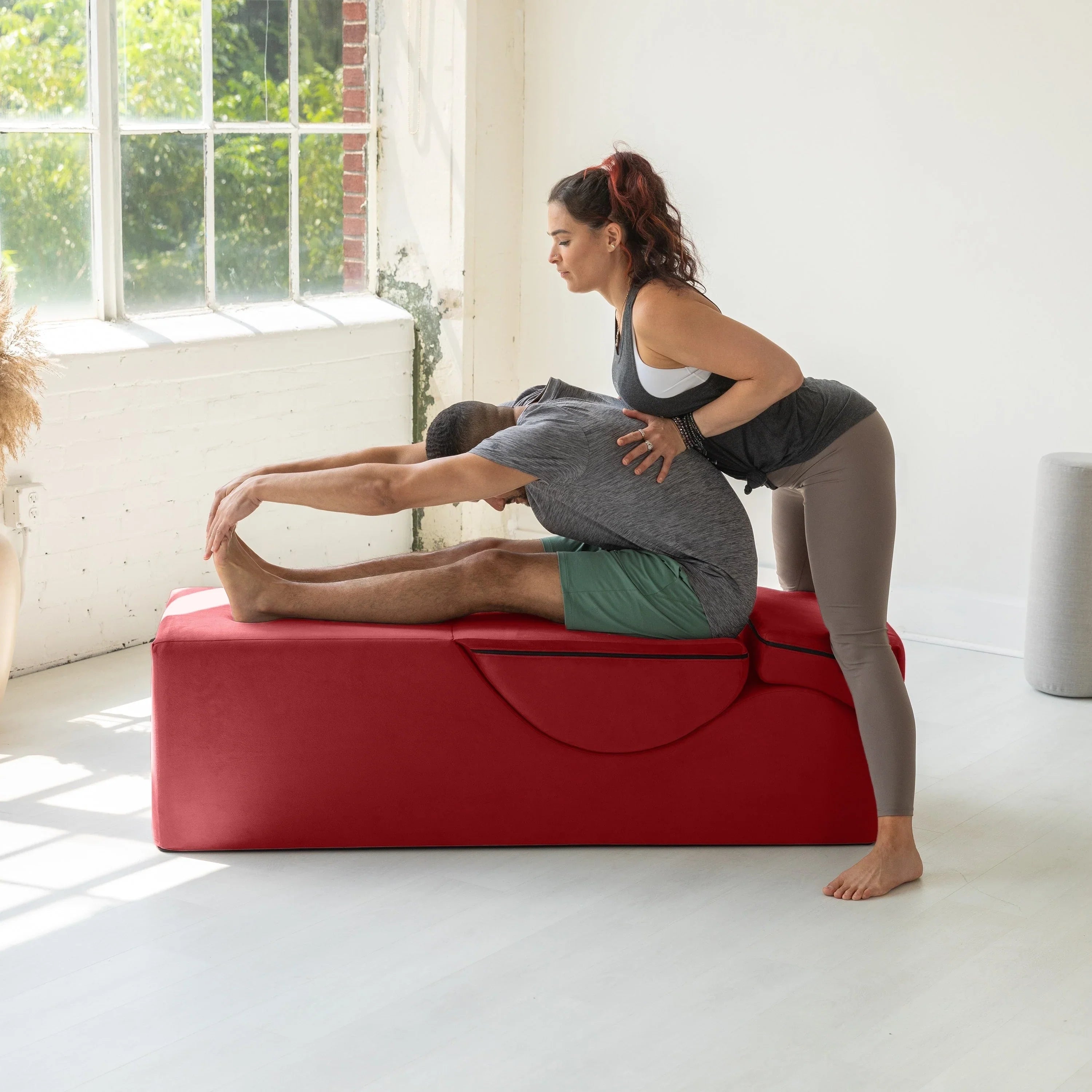 Avana Kami Chaise convertibile / Yoga e Massaggio - Pouf 2 in 1 con sedia a sdraio yoga pieghevole a scomparsa, Microvelvet - N/D