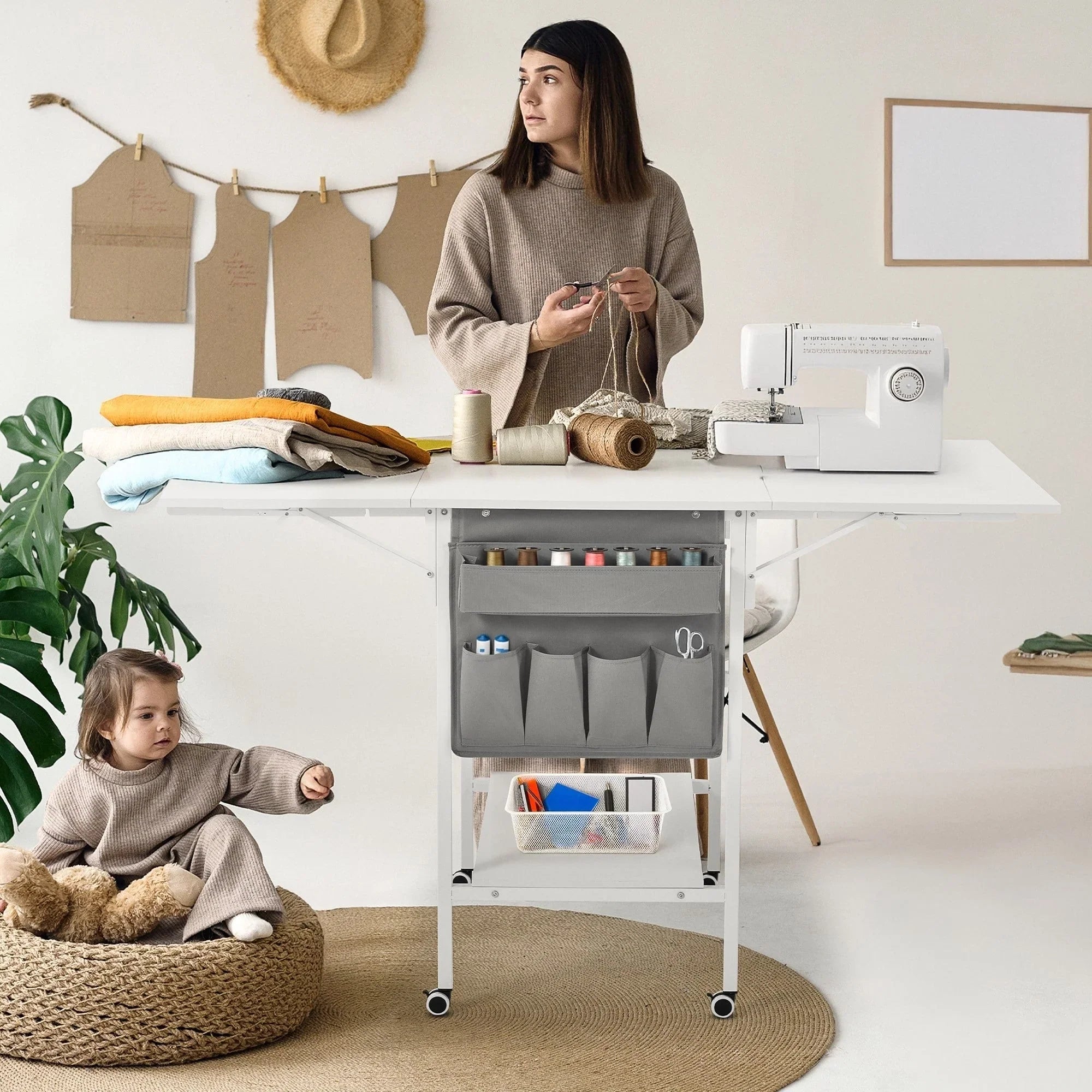 Tavolo Artigianale Regolabile in Altezza con Ripiani Portaoggetti, Tavolo da Taglio Pieghevole Mobile per Ufficio Domestico, Sala da Cucito, Stanza per Hobby