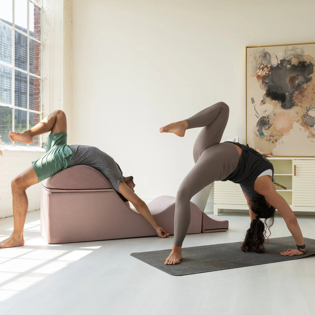 Avana Kami Chaise convertibile / Yoga e Massaggio - Pouf 2 in 1 con sedia a sdraio yoga pieghevole a scomparsa, Microvelvet - N/D