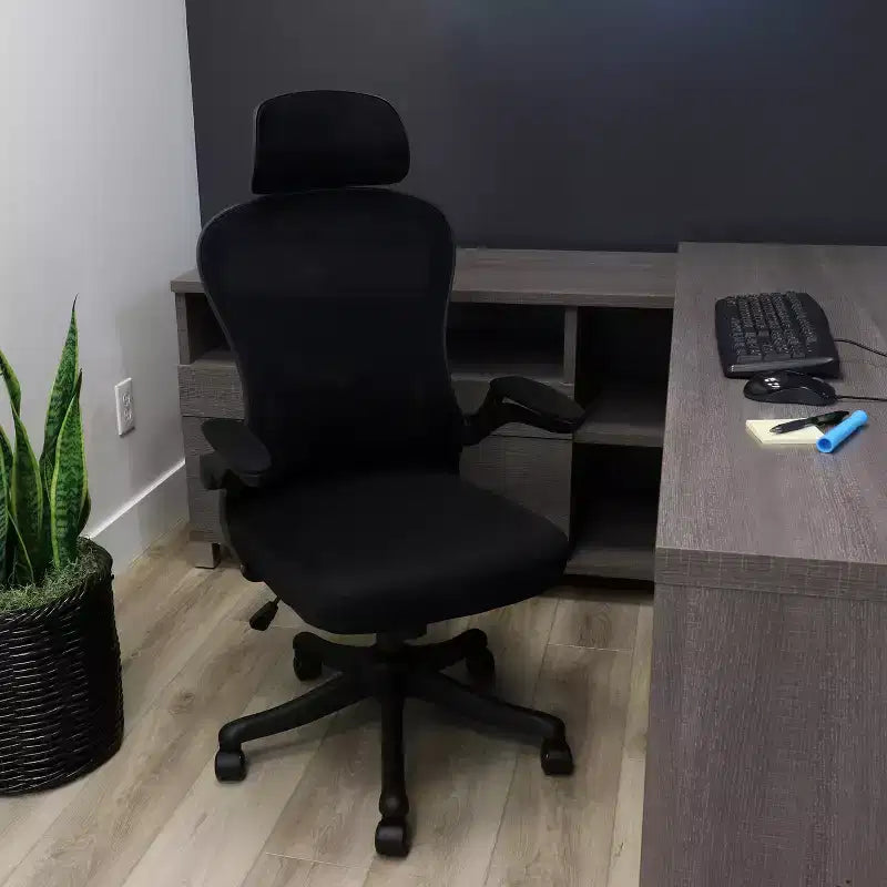 Sedia da ufficio a schienale alto in mesh e tessuto regolabile in nero e grigio con poggiatesta regolabile