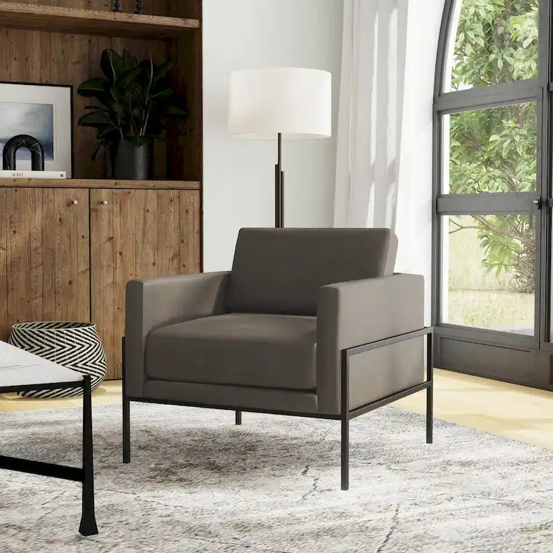 Poltrona club moderna HomePop imbottita con struttura in metallo