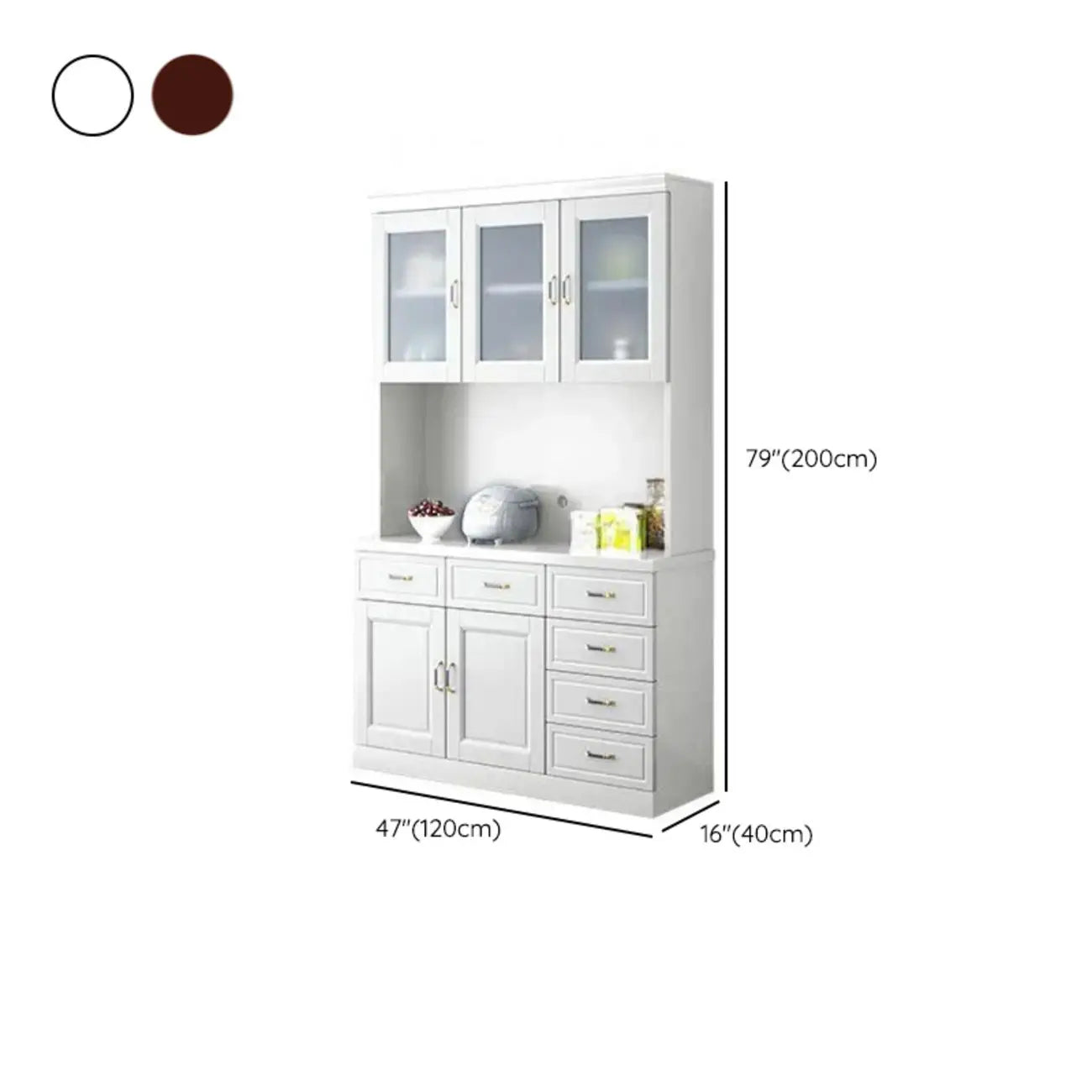 Cucina in legno, credenza bianca, portabottiglie integrato