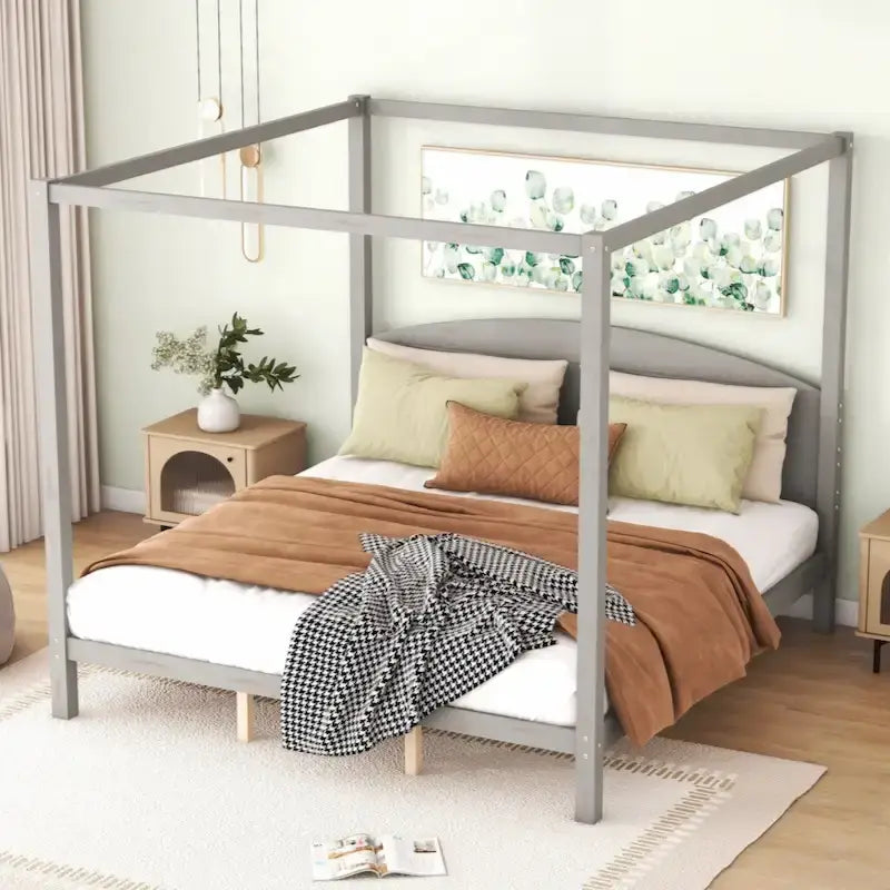 Letto a piattaforma a baldacchino King Size con testiera e gambe di supporto