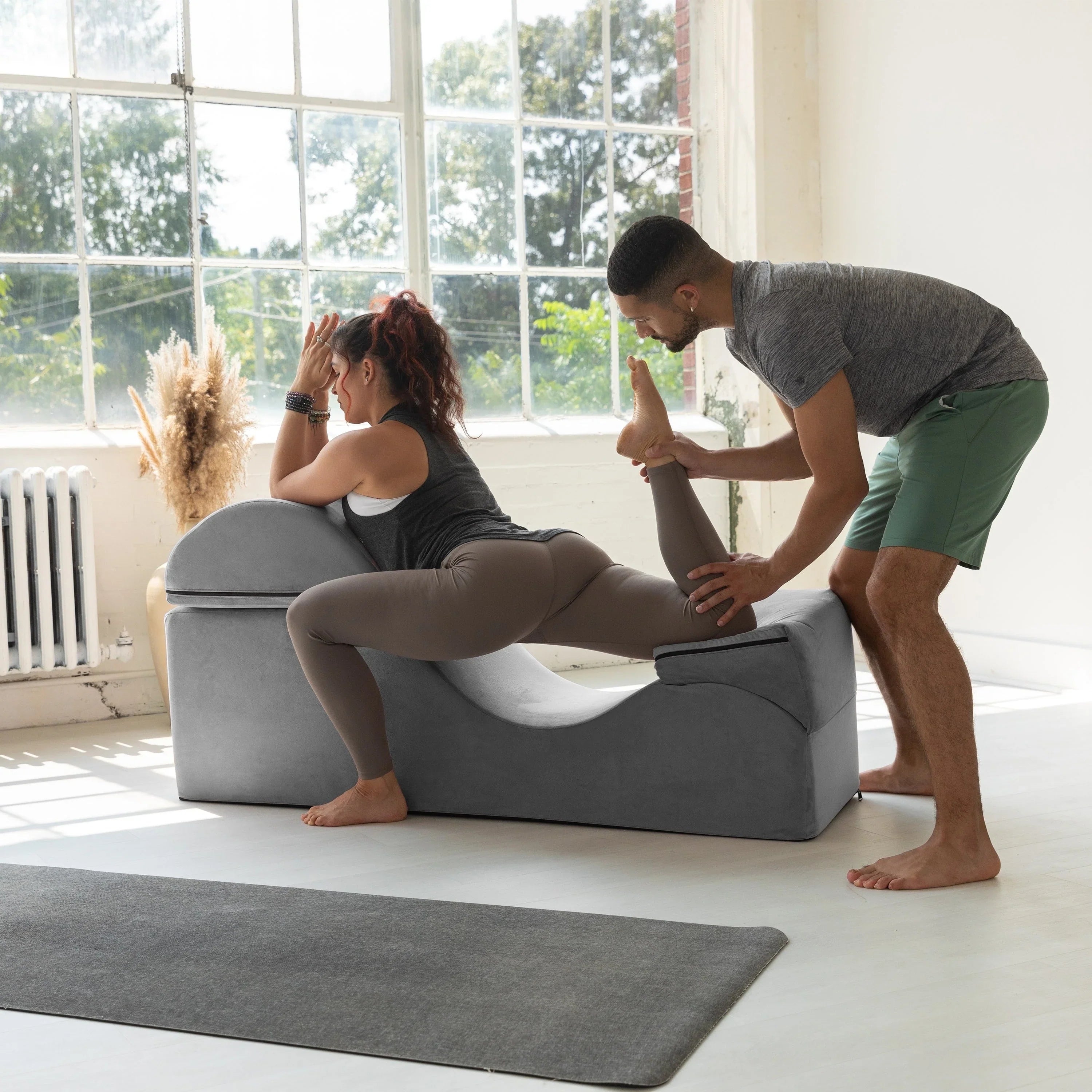 Avana Kami Chaise convertibile / Yoga e Massaggio - Pouf 2 in 1 con sedia a sdraio yoga pieghevole a scomparsa, Microvelvet - N/D