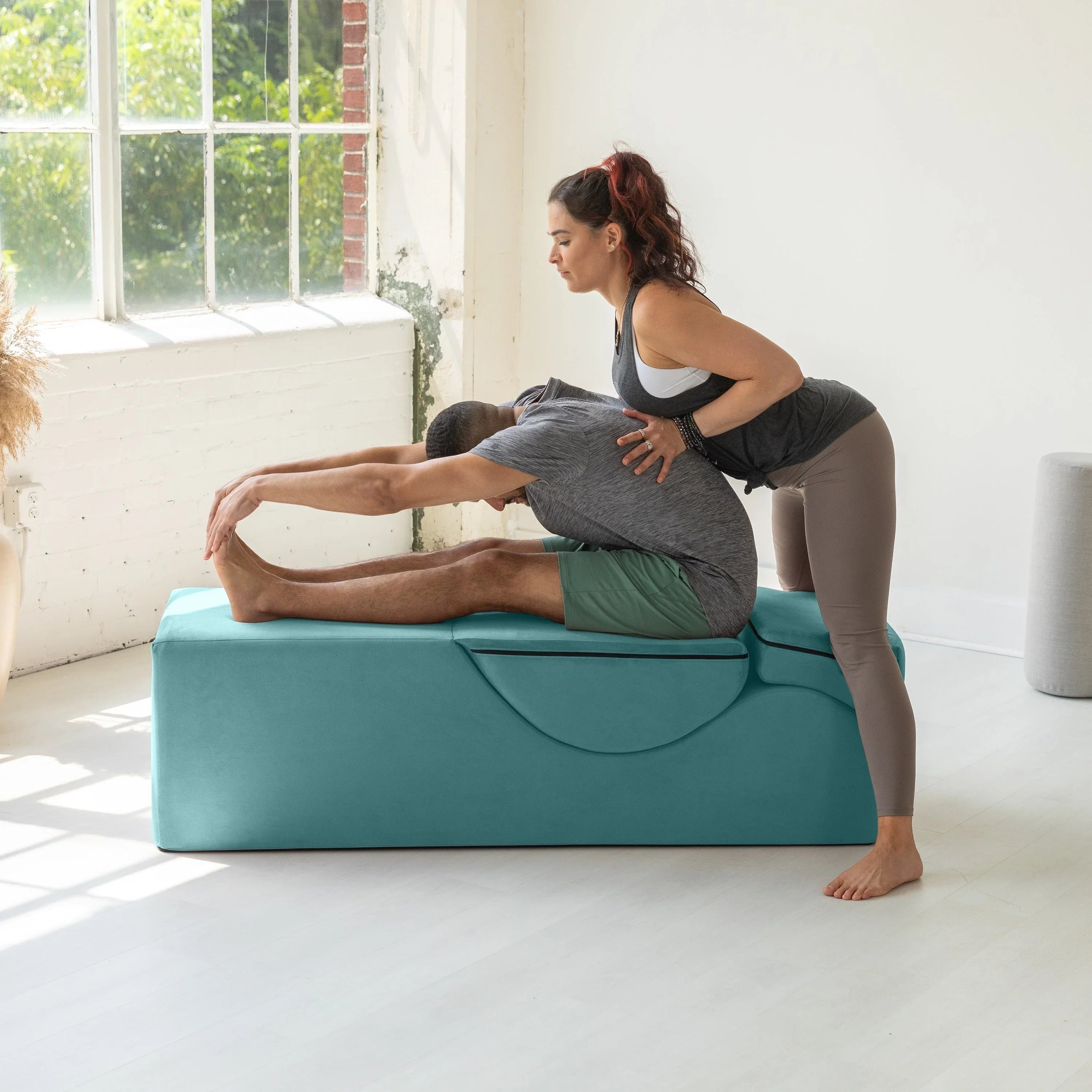 Avana Kami Chaise convertibile / Yoga e Massaggio - Pouf 2 in 1 con sedia a sdraio yoga pieghevole a scomparsa, Microvelvet - N/D