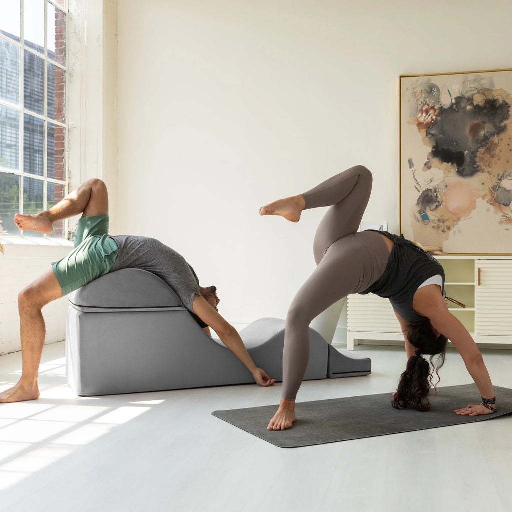 Avana Kami Chaise convertibile / Yoga e Massaggio - Pouf 2 in 1 con sedia a sdraio yoga pieghevole a scomparsa, Microvelvet - N/D