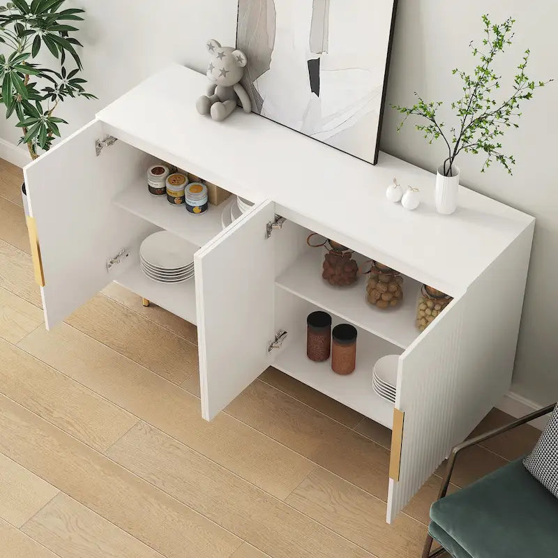 Credenza a buffet con ante decorative scanalate, Credenza in legno con maniglie in metallo, Mobile contenitore con ripiani regolabili