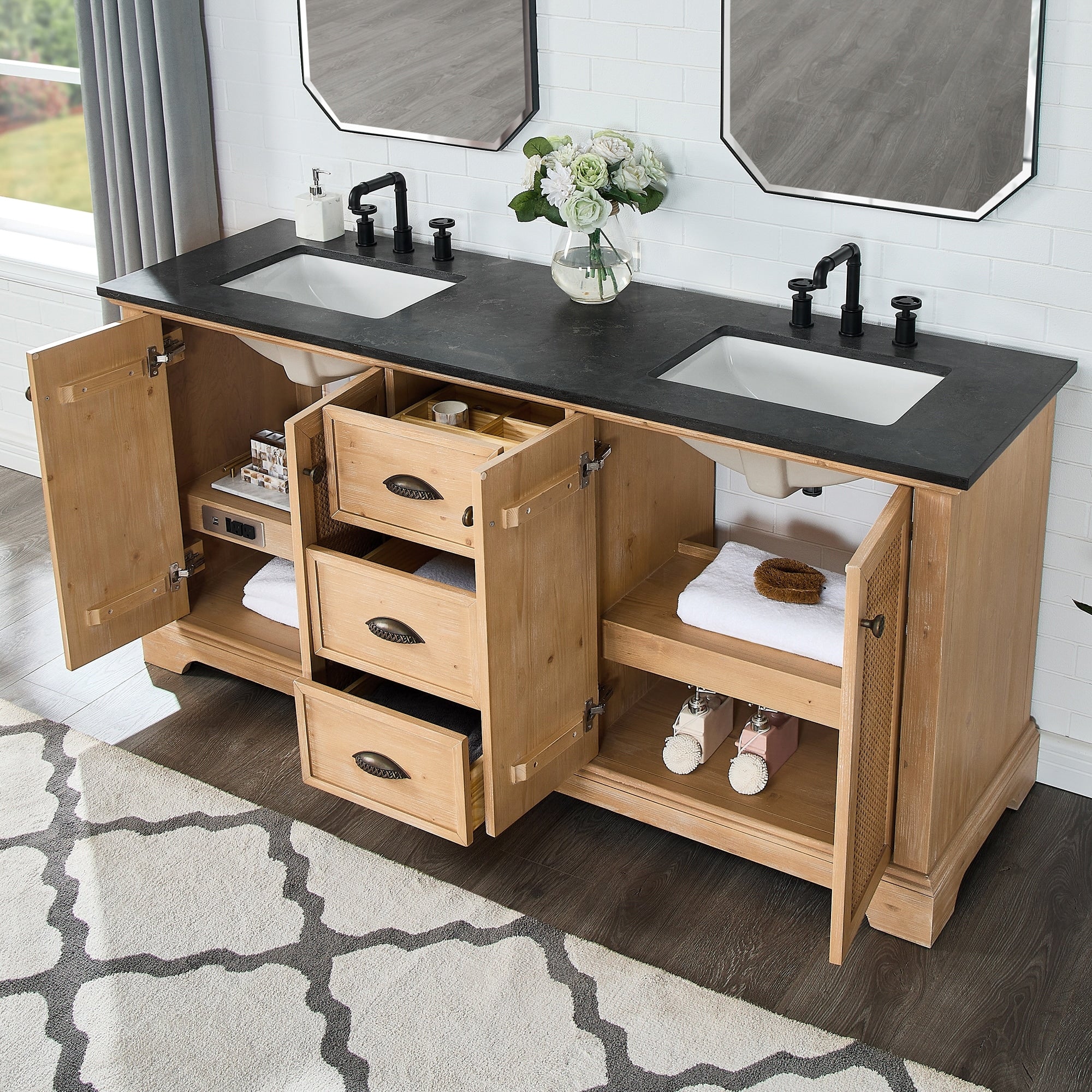 Mobile bagno Hervas con top in marmo naturale senza specchio