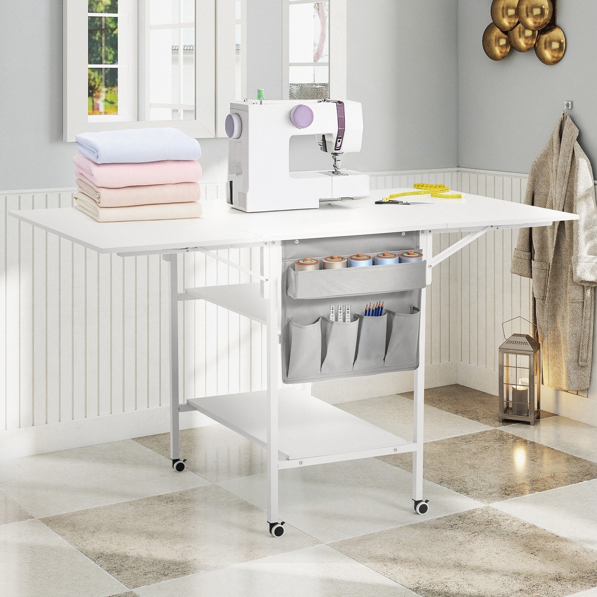 Tavolo Artigianale Regolabile in Altezza con Ripiani Portaoggetti, Tavolo da Taglio Pieghevole Mobile per Ufficio Domestico, Sala da Cucito, Stanza per Hobby